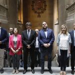 Miquel Buch, presidente de la Asociación Catalana de Municipios (ACM), Carme Forcadell, presidenta del Parlament, Carles Puigdemont, presidente de la Generalitat, Oriol Junqueras, vicepresidente, Neus Lloveras, presidenta de la Asociación de Municipios por la Independencia (AMI) y Jordi Gaseni, vicepresidente primero de la AMI.