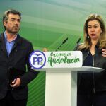 Los diputados del PP-A Teresa Ruiz-Sillero y Miguel Ángel Torrico, ayer, en la sede su partido