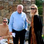 El fundador de Inditex Amancio Ortega, junto a su hija Marta Ortega