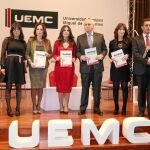 Rosa María Díaz, Silvia Clemente, Imelda Rodríguez, José Luis Concepción, Cristina Gómez y Antonio Naranjo, con el decálogo de medidas.