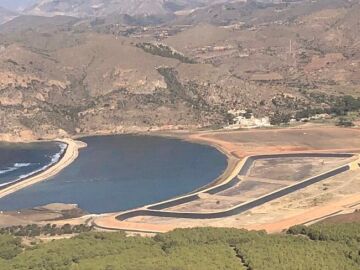 Las obras de regeneraci&oacute;n de la Bah&iacute;a de Portm&aacute;n fueron aprobadas por el Ministerio en 2011 y est&aacute;n en ejecuci&oacute;n desde el a&ntilde;o 2016. LA RAZ&Oacute;N