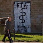 Imagen de archivo de una pintada en apoyo a ETA
