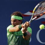 Nadal salva un mal día y alcanza la tercera ronda