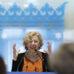 La alcaldesa de Madrid, Manuela Carmena, durante su intervención en el acto institucional organizado por el Ayuntamiento de Madrid para conmemorar el 8 de marzo, Día Internacional de las Mujeres.