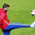 Gerard Piqué, durante un entrenamiento esta semana con la selección española