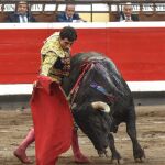 Derechazo de Paco Ureña al sexto de Victorino Martín