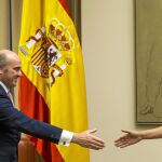 El ministro de Economía, Luis de Guindos, ayer, en el Congreso de los Diputados