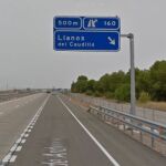 Desvío en la A-4 al municipio de Llanos del Caudillo.