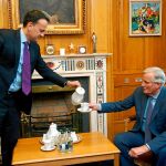 El negociador jefe de la UE para el Brexit, Michel Barnier, ofreció ayer en Dublín el «apoyo total» de Bruselas al «premier» irlandés, Leo Varadkar