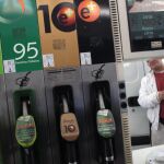 El petróleo se desploma a precios de hace siete años