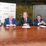 Antonio Silván preside el encuentro con los directores de distintos centros educativos de León
