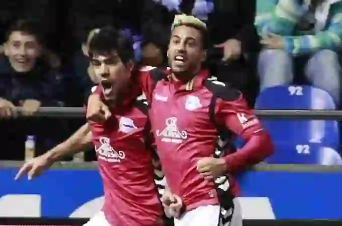 El Alavés gana en Riazor (0-1) al Dépor, silbado por su público El Alavés gana en Riazor (0-1) al Dépor, silbado por su público