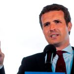 El presidente del PP, Pablo Casado, durante su intervención en un acto con afiliados este miércoles en Zaragoza.