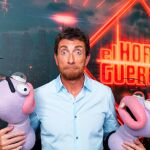 Pablo Motos junto a los hormigas de El Hormiguero