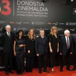 El jurado de la Sección oficial; el director italiano, Uberto Pasolini, la actriz y directora india, Nandita Das, la productora Julie Salvador, el director español Daniel Monzón, la actriz danesa Paprika Steen, el director de fotografía italiano Luciano Tovoli y el director argentino Hernán Musaluppi (i-d)
