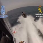 Espectacular persecución por mar a un grupo de narcotraficantes