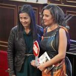 La directora general de Tráfico, María Seguí, y Rosa González