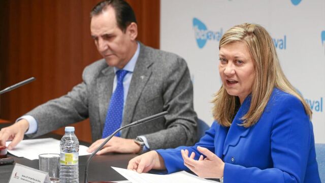 Pilar del Olmo presenta, junto a José Rolando Álvarez, el informe anual de Iberaval en 2016