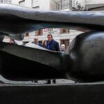 Una escultura de las que se pueden ver en el entorno del Museo de Escultura y que visitaron Óscar Puente y Ana Redondo