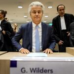 RFoto del líder de la ultraderecha holandesa, Geert Wilders, en la última jornada del juicio contra él, en Schiphol (Holanda).