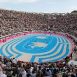 Imagen de la plaza de toros Arenes de Arles, abarrotada, en la corrida Goyesca de la pasada Feria del Arroz