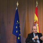 El ministro español de Economía, Luis de Guindos, interviene en una reunión de empresarios en Berlín ayer, 1 de septiembre de 2015.