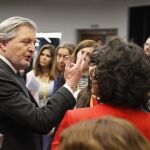 El portavoz del Gobierno, Íñigo Méndez de Vigo, durante la rueda de prensa posterior a la reunión del Consejo de Ministros