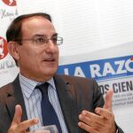 Imagen de archivo de un encuentro de La Razon con el presidente de la CEA, Javier Gonzalez de Lara