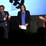 El ministro del Interior, Juan Ignacio Zoido, junto a la presidenta de la AVT, Mari Mar Blanco y la ex magistrada francesa Laurence Le Vert