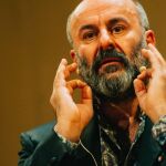 El ex intendente del Palau de Les Arts, Davide Livermore, ayer durante la rueda de prensa donde anunció su dimisión