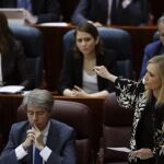 La presidenta regional, Cristina Cifuentes, durante el pleno.