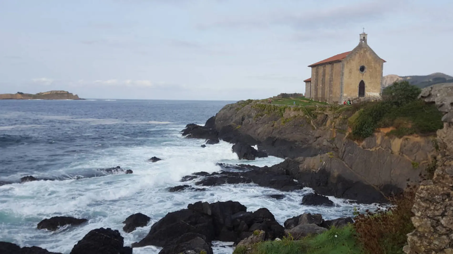 Mundaka, uno de los enclaves vascos más espectaculares para practicar surf.
