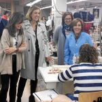 La presidenta de la Diputación de Palencia, Ángeles Armisén, visita uno de los cursos formativos