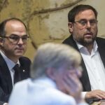 El vicepresidente del Govern y el conseller de Economía, Oriol Junqueras (d), y el conseller de la Presidencia, Jordi Turull (i)