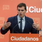 El presidente de Ciudadanos, Albert Rivera, durante la rueda de prensa que ha ofrecido hoy tras la reunión de la Ejecutiva Nacional del partido