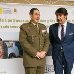 El general jefe de la Cuarta Subinspección General del Ejército y comandante militar de Valladolid y Palencia, José Rivas, y el consejero de Fomento y Medio Ambiente, Juan Carlos Suárez-Quiñones, momentos antes de iniciarse la jornada