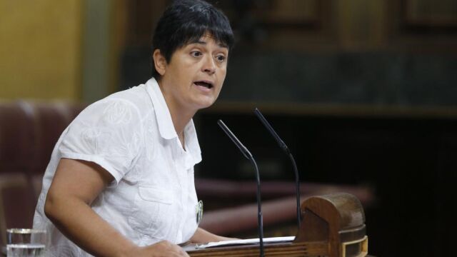 La diputada de EH Bildu, Marian Beitialarrangoitia, durante su intervención en la segunda sesión del debate de investidura.