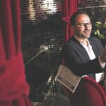 Tomás Navarro: «Vivimos a partir de retales de vidas de otros que damos por buenas»