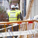 El bloque de viviendas evacuado ayer se encuentra en la calle Portalegre, 37, en el distrito de Carabanchel. Los vecinos no podrán volver a sus casas en al menos dos o tres semanas
