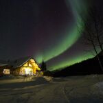 Dormir bajo las estrellas en medio de un bosque nevado, un sueño al alcance