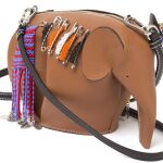 Este es el bolso de Loewe para salvar a los elefantes