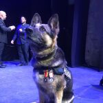 Blanca luce sus dos medallas