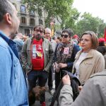En la imagen, Carme Forcadell junto a Camil Ros y Javier Pacheco