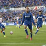 El defensa del Getafe Juan Cala celebra su gol frente al Huesca