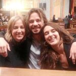 El diputado de Podemos Miguel Vila, con sus dos compañeras de la bancada morada Tania Sánchez y Noelia Vera