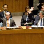 El embajador de China ante la ONU, Liu Jieyi, izquierda, y el embajador Francois Delattre, durante la votación