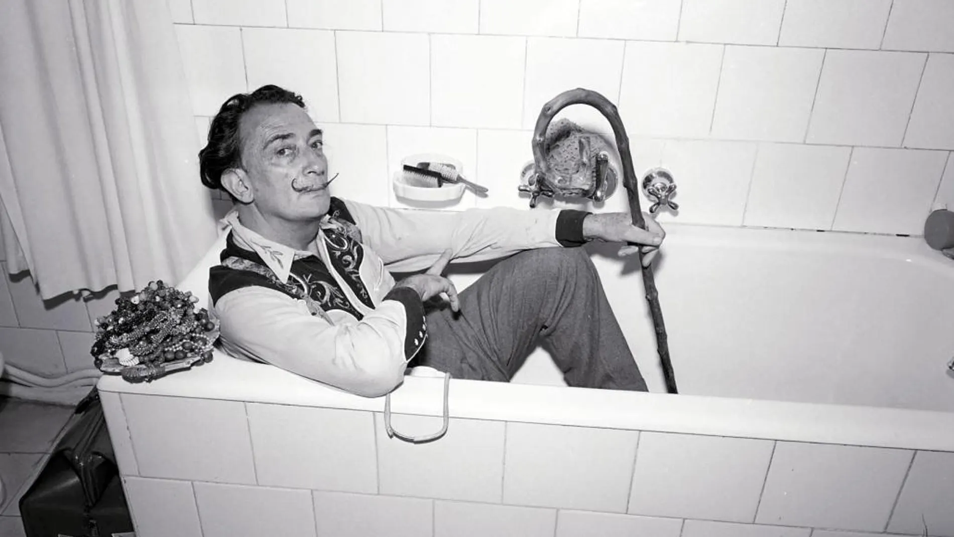 El legado del que ahora podrá disponer de copia digitalizada la Fundació Gala-Salvador Dalí, está formado por un total de 1.797 fotografías, 4 películas y 7 videos