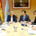 La consejera de Familia, Alicia García, durante la reunión con su homólogo de Galicia, José Manuel Rey
