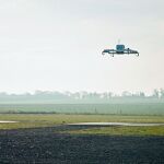 Amazon realiza sus primeras entregas de paquetes mediante drones