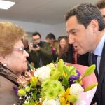 El presidente de la Junta de Andalucía, Juanma Moreno, durante el acto de inauguración de la residencia municipal de mayores de Lanjarón / Foto: La Razón